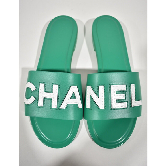 Chanel 23P Green White Leather CC Logo Letter Mules Slide Slip Sandal Flat 38.5 - Picture 1 of 12